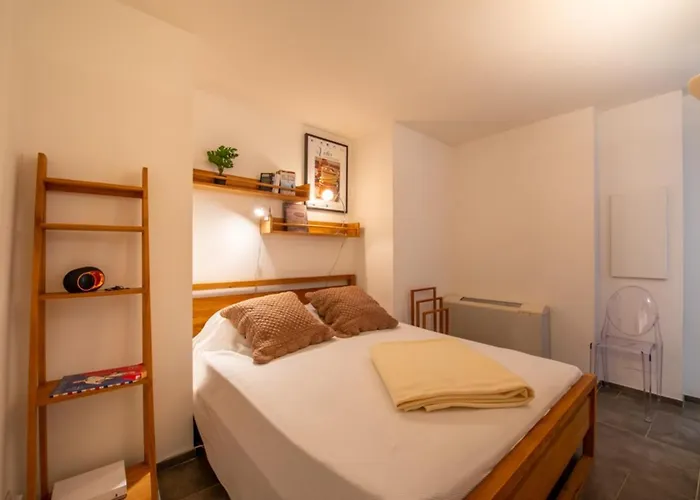 Superb In The Center Of Tropez Daire Saint-Tropez